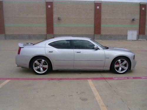 2006 dodge charger srt8 sedan 4-door 6.1l