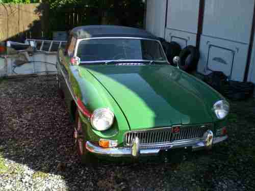 1963 MG MGB Base 1.8L TONS OF WORK DONE...ALL HARDS STUFF DONE, image 2