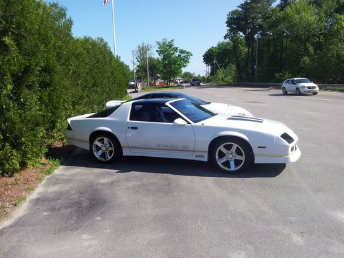 1985 30 k mile iroc z28 camaro ws6 super clean look!!!low mile first year.t top