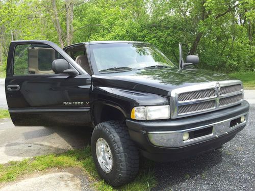 1999 dodge ram 1500 4x4 great wheels!!! runs good!!!