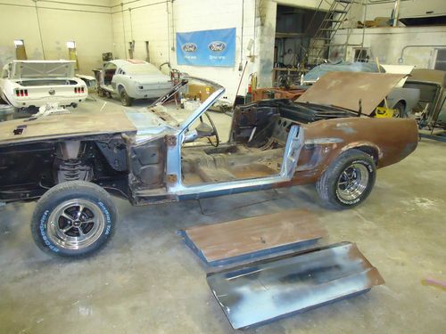 1967 1968 ford mustang convertible v-8 builder car ! excellent builder !