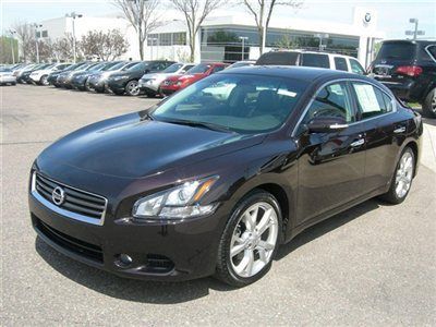 2012 maxima sv with sport package, heated seats, sunrrof, spoiler, 11713 miles