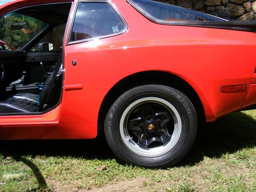 1984 porsche 944 base coupe 2-door 2.5l like new garage kept