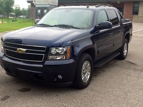 2010 chevrolet avalanche ls crew cab pickup 4-door 5.3l