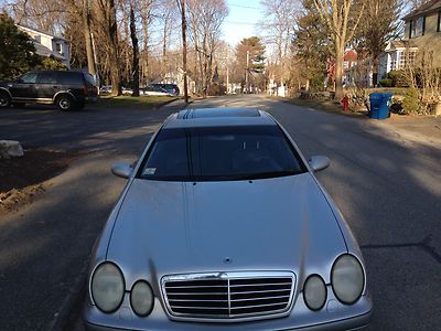 1998 mercedes-benz clk class coupe with strong 6 cyl. motor gets nr.30 hyw mpg !
