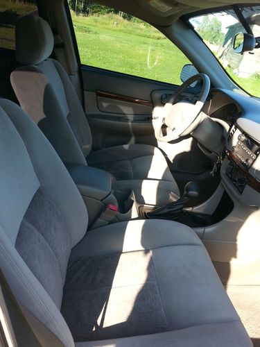 White 2005 chevy impala ls!!! only 47,097 miles!!!