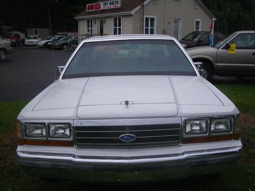 1989 FORD LTD CROWN VICTORIA, image 2