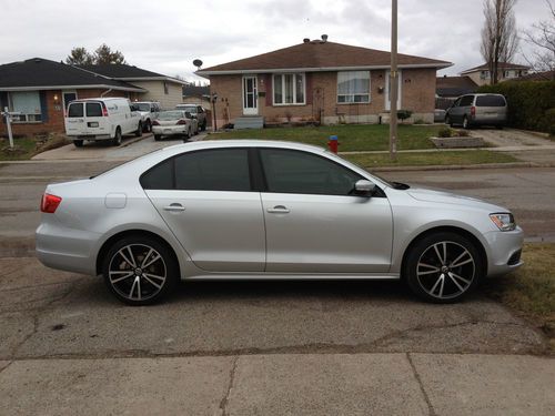 2011 volkswagen jetta se sedan 4-door 2.5l - 18" vw rims - tint - 2 set of tires