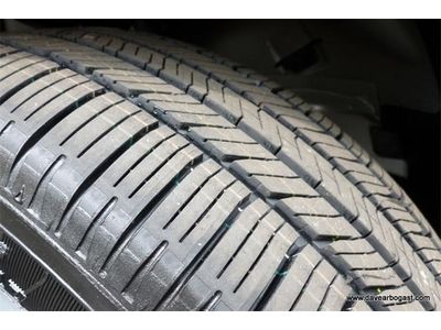 NEW TIRES! VERY CLEAN! One Owner - Remote Start - Sunroof - Premium Cloth Seats, image 12
