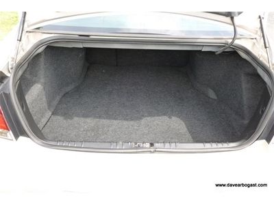 NEW TIRES! VERY CLEAN! One Owner - Remote Start - Sunroof - Premium Cloth Seats, image 40