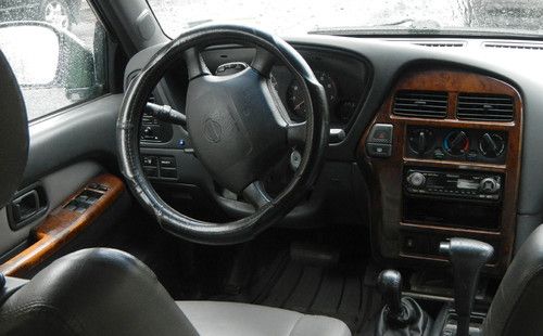 1997 nissan pathfinder le sport utility 4-door 3.3l