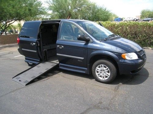 2007 dodge grand caravan se wheelchair handicap mobility van one owner offers