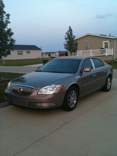 Buick lucerne mint-one owner-low miles-