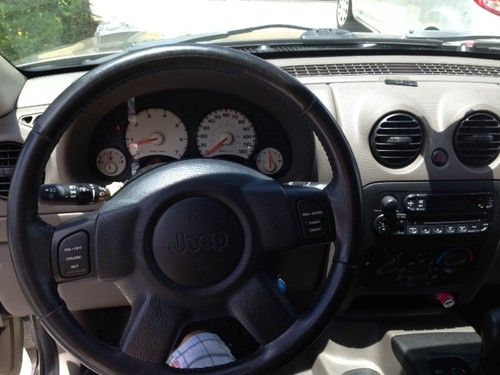 2004 jeep liberty limited sport utility 4-door 3.7l