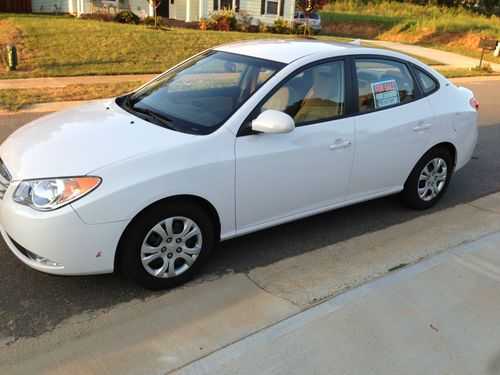 2010 hyundai elantra gls sedan 4-door only 10k miles -  like new - cheap