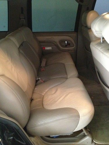 1999 GMC Yukon Denali 4 Door, image 2