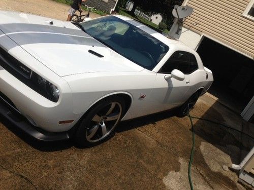 2012 dodge challenger srt8