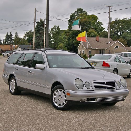 7 passenger all wheel drive bose local trade moonroof stunning car