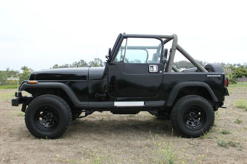 Jeep wrangler yj laredo, lifted, hardtop! 4x4! hard doors, 6 cylinder,!