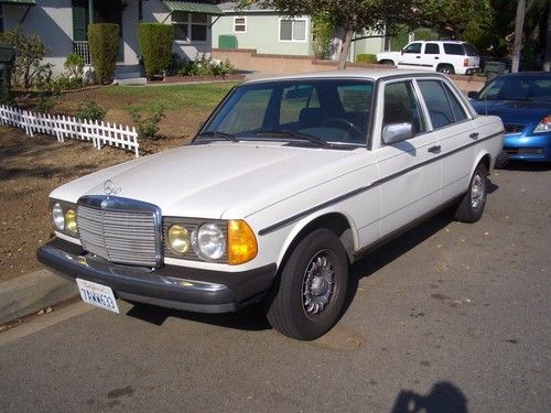 1985 mercedes-benz 300d automatic 5 cylinder. low reserve