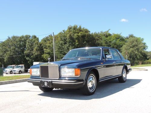 82 rolls roye silver spirit.