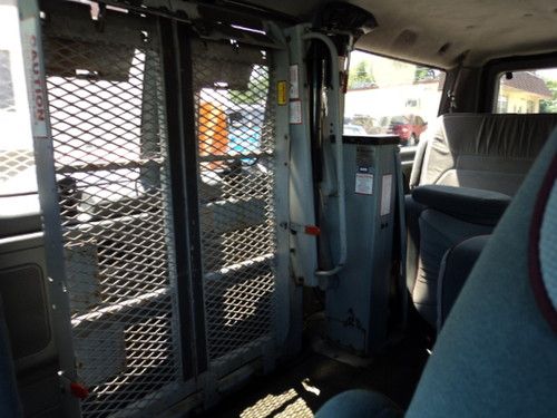 1995 Club Wagon HANDICAP CHAIR LIFT Dual A/C &Heat Runs & Looks Super NO RESERVE, image 9