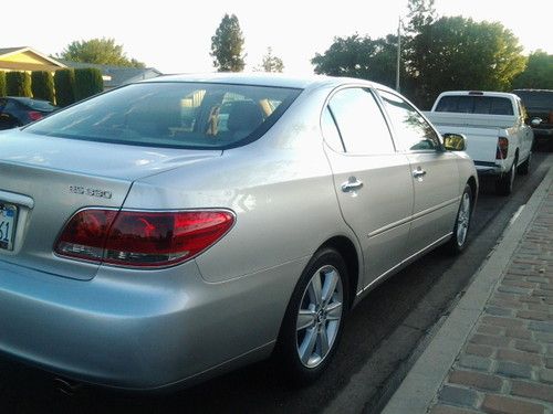 2006 lexus es 330 classic silver  excellent condition clean title 98,000 miles,