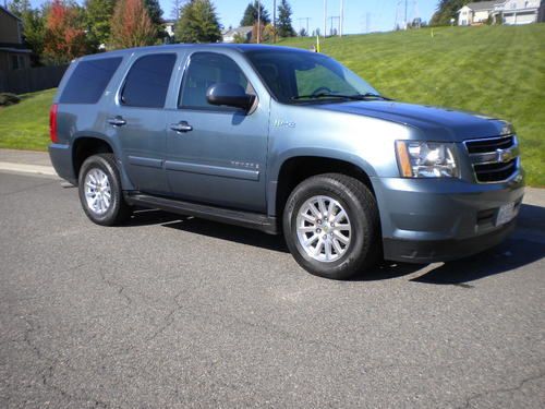 2009 chevrolet tahoe hybrid 4x4 6.0l, one owner, like new, loaded.