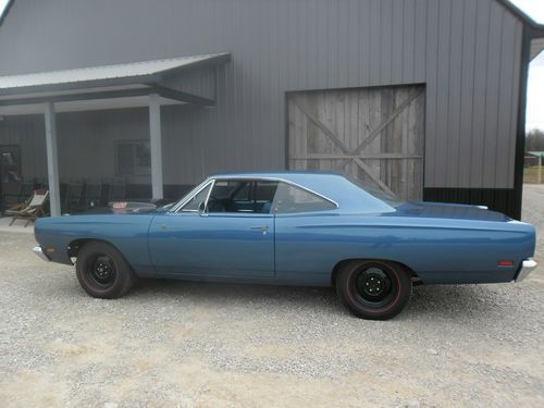 Plymouth roadrunner 440ci 6 pack