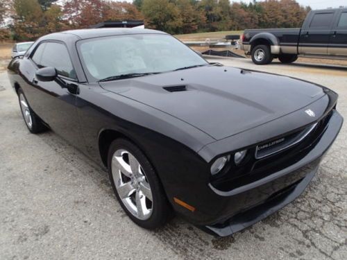 2010 dodge challenger, 3.5 se, salvage, recovered theft, runs and drives