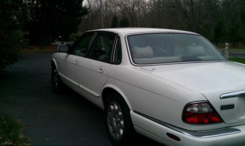 1998 jaguar xj8 base sedan 4-door 4.0l