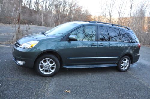 2005 toyota sienna xle limited awd navigation passenger van no reserve one owner