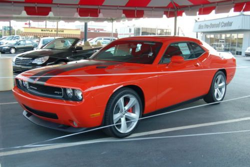 2008 dodge challenger srt8