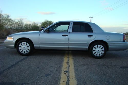 2008 ford crown victoria police interceptor p71.  smooth ride and nice and clean