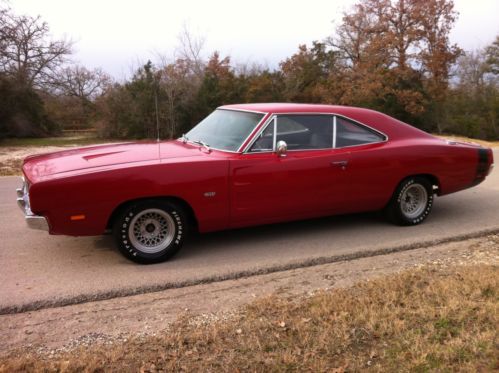 1969 dodge charger - solid 383 car