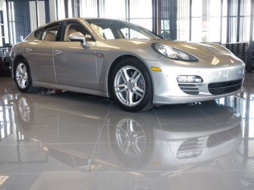 Beautiful color combo platinum silver on luxor panamera 4 blind spot vent seats