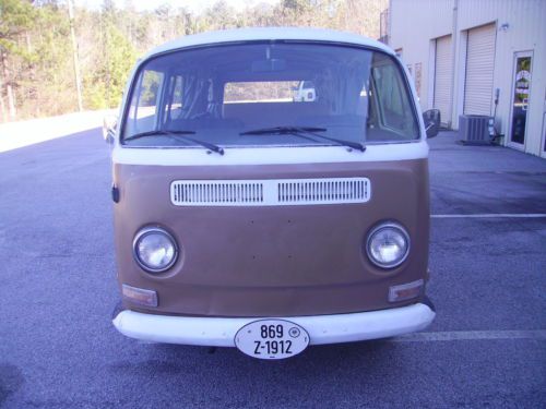 1972 VW Bay Window Bus With Sleeper Sofa 1600CC Engine New Tires  NO RESERVE WOW, image 4