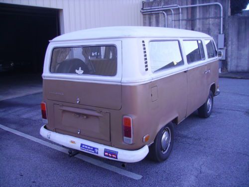 1972 VW Bay Window Bus With Sleeper Sofa 1600CC Engine New Tires  NO RESERVE WOW, image 6