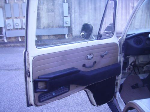 1972 VW Bay Window Bus With Sleeper Sofa 1600CC Engine New Tires  NO RESERVE WOW, image 10