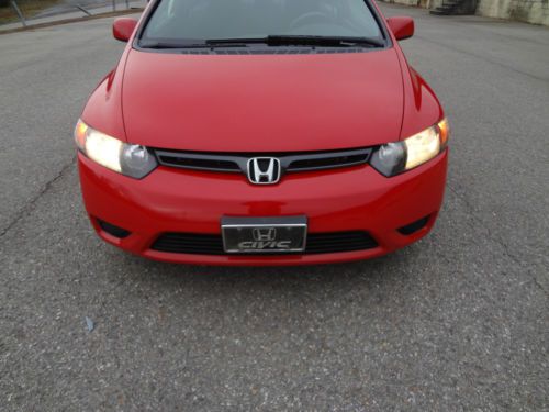 2008 honda civic ex coupe 93k miles  5 speed super clean gas saver!!!!!!