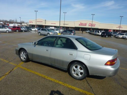 1999 lexus es300 - 1 owner, 109k miles, well maintained, no accidents!