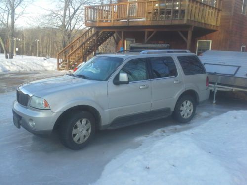 2005 lincoln aviator low miles!! *