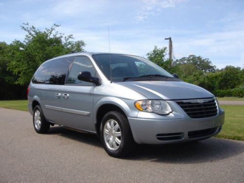 2006 town&amp;country touring leather seats stow&#039;n go heated