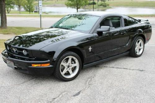 2006 ford mustang base coupe 2-door 4.0l