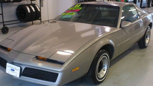 1983 pontiac firebird base coupe 2-door 2.8l