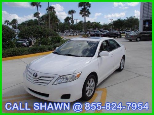 2010 toyota camry le, 1 owner, moonroof,automatic, great on gas, l@@k at me!!!