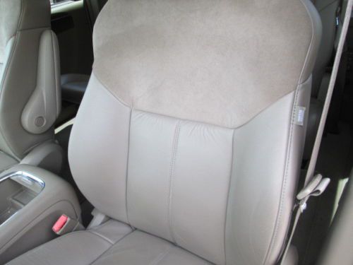 11 GOLD 3.6L V6 LEATHER NAVIGATION DVD MILES:27K SUNROOF 3RD ROW MINIVAN, image 10