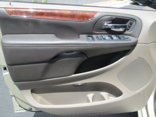 11 GOLD 3.6L V6 LEATHER NAVIGATION DVD MILES:27K SUNROOF 3RD ROW MINIVAN, image 11