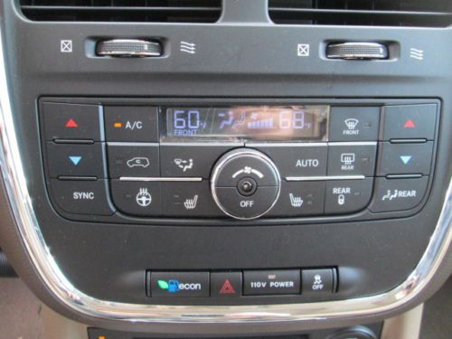 11 GOLD 3.6L V6 LEATHER NAVIGATION DVD MILES:27K SUNROOF 3RD ROW MINIVAN, image 25