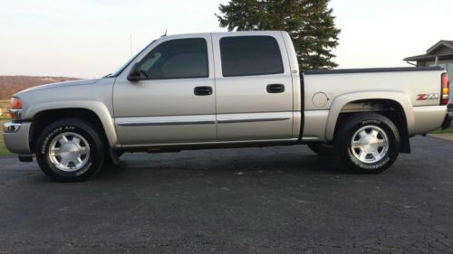 2005 sierra extra clean 4x4 truck, 82000 miles!!!!!